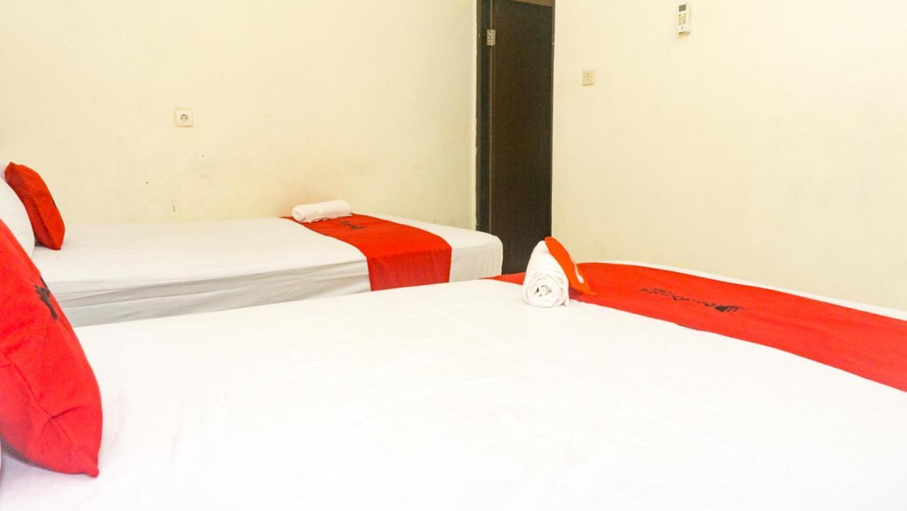 Reddoorz Near Sentani Airport Jayapura Ξενοδοχείο Εξωτερικό φωτογραφία