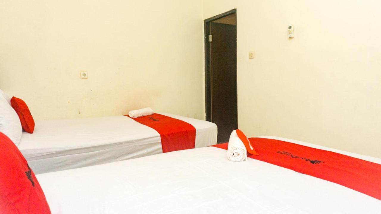 Reddoorz Near Sentani Airport Jayapura Ξενοδοχείο Εξωτερικό φωτογραφία