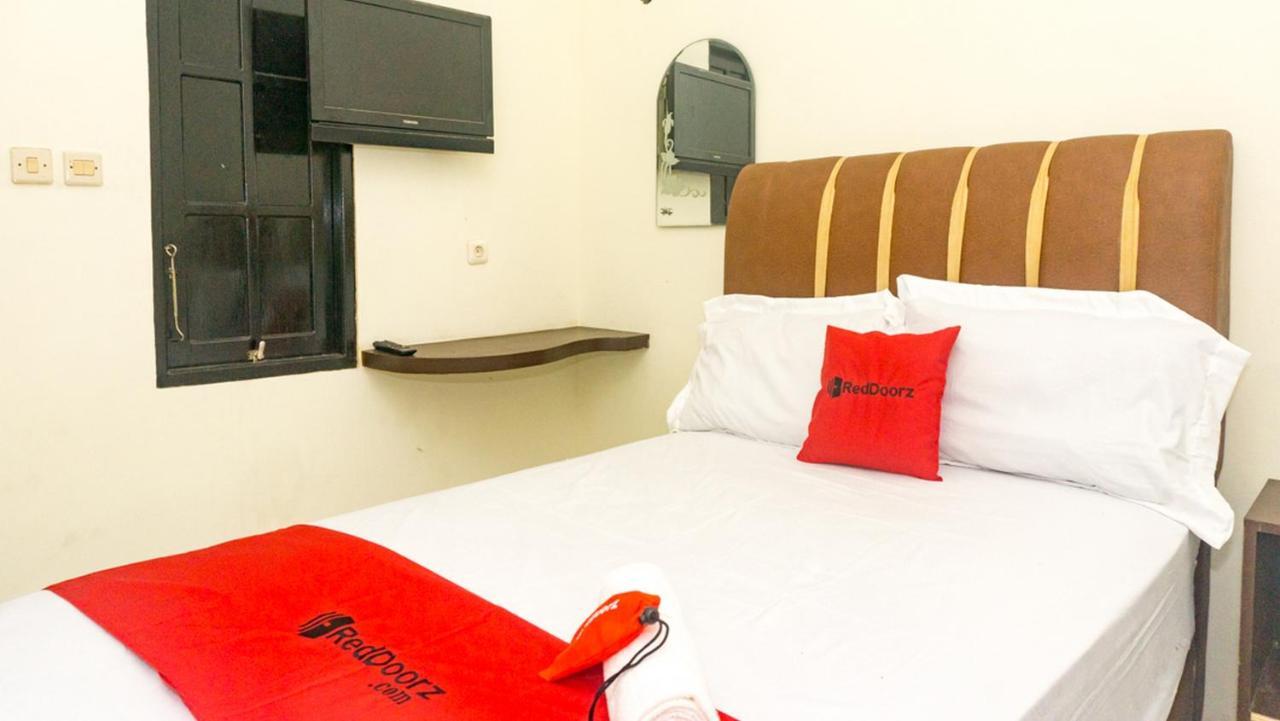 Reddoorz Near Sentani Airport Jayapura Ξενοδοχείο Εξωτερικό φωτογραφία