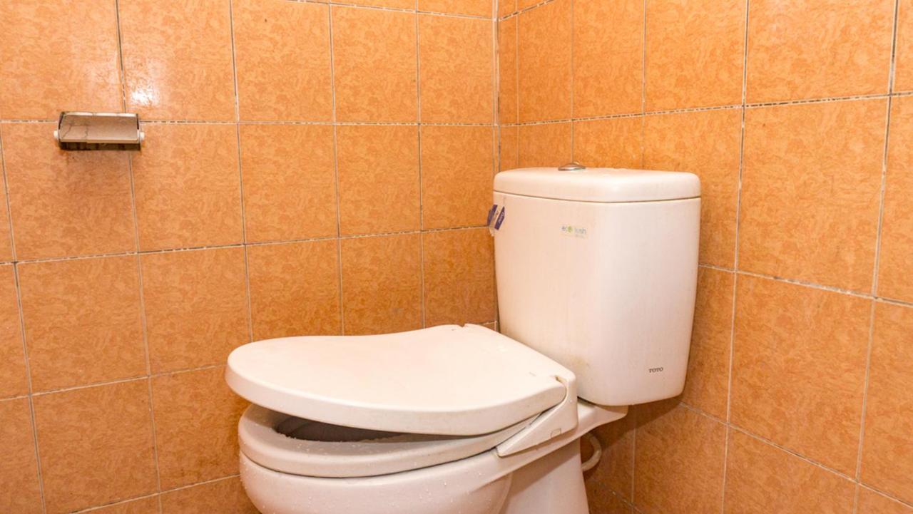 Reddoorz Near Sentani Airport Jayapura Ξενοδοχείο Εξωτερικό φωτογραφία