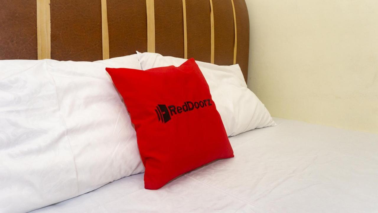 Reddoorz Near Sentani Airport Jayapura Ξενοδοχείο Εξωτερικό φωτογραφία